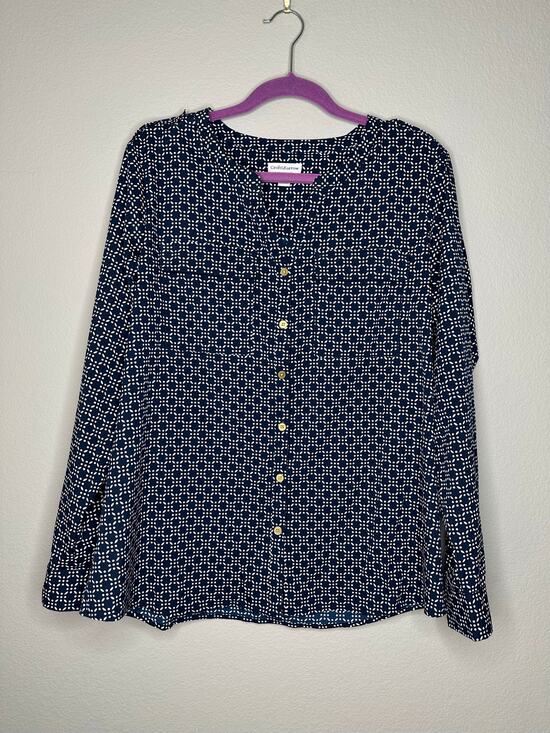 croft & barrow Tops - CROFT & BARROW Long Sleeve V-Neck Button Down Pocket Blouse in Navy Size Large